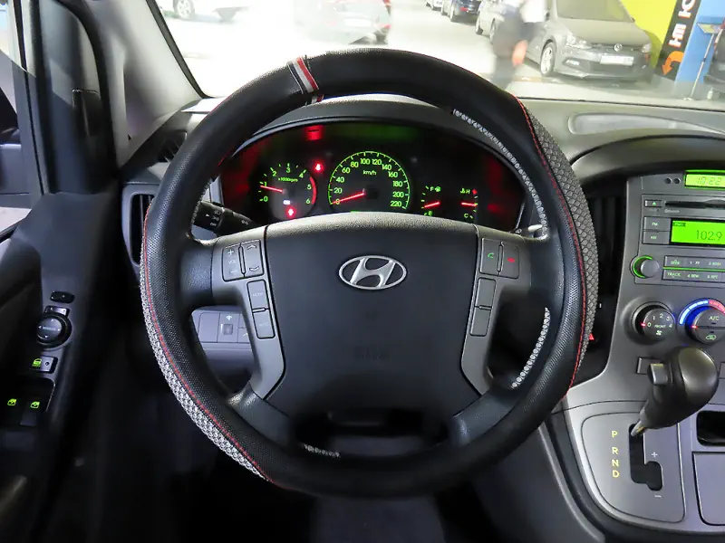 Hyundai Grand Starex