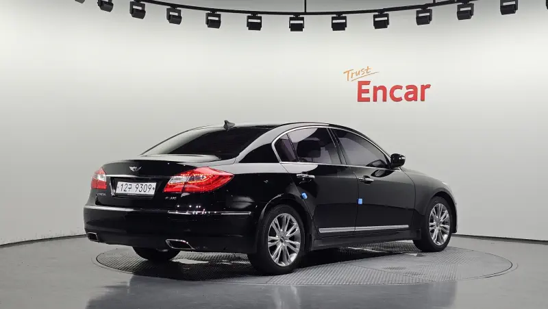 Hyundai Genesis