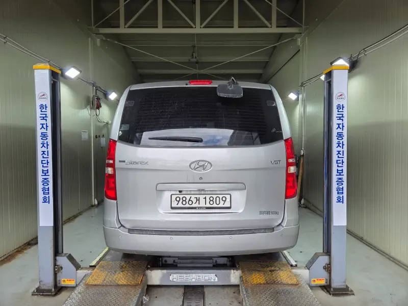 Hyundai Grand Starex