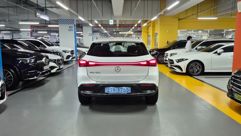 Mercedes-Benz EQA