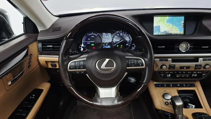 Lexus ES300h
