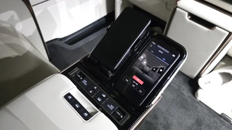Lexus LM500h