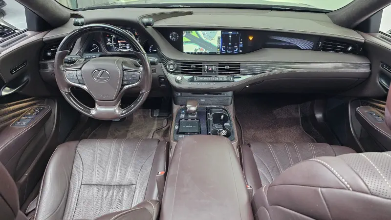 Lexus LS