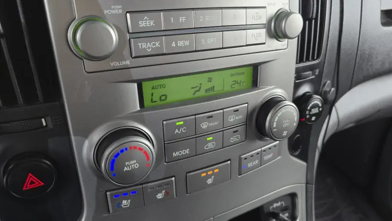 Hyundai Grand Starex
