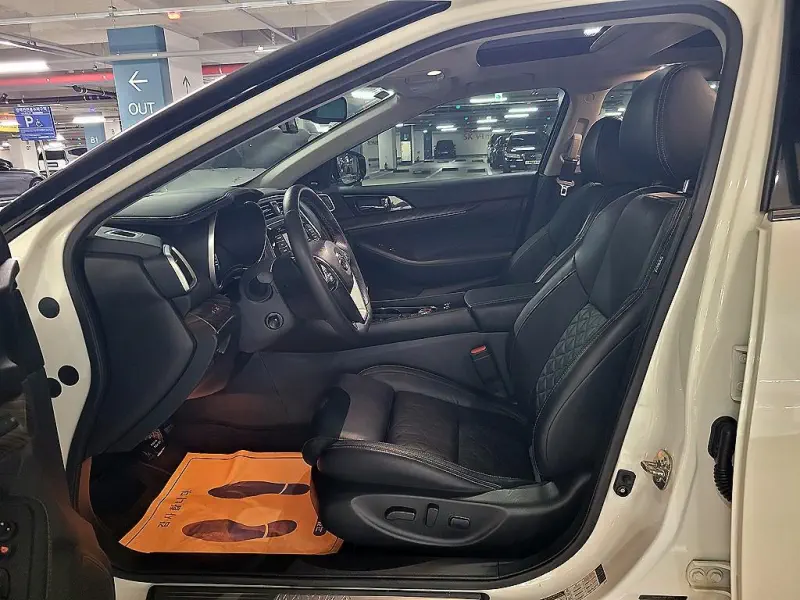 Nissan MAXIMA