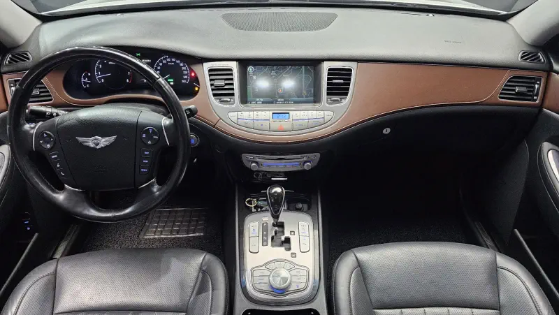 Hyundai Genesis