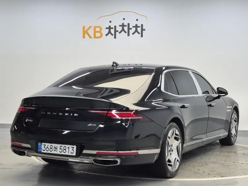 Genesis G90
