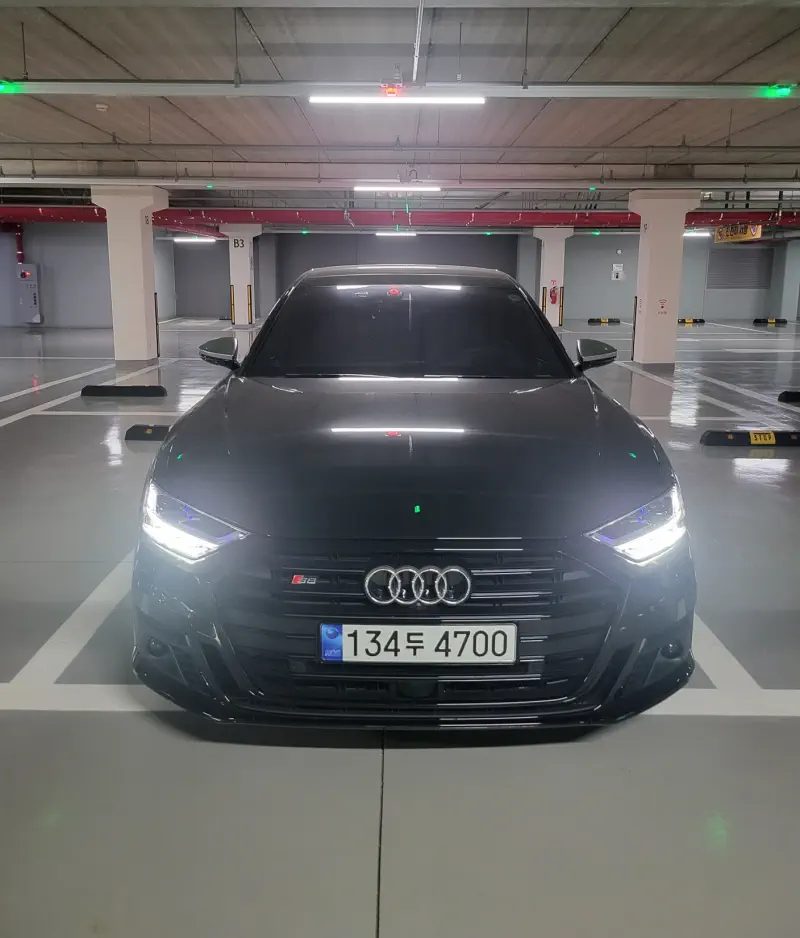 Audi S8