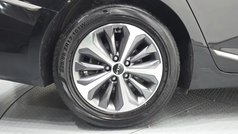Kia K8