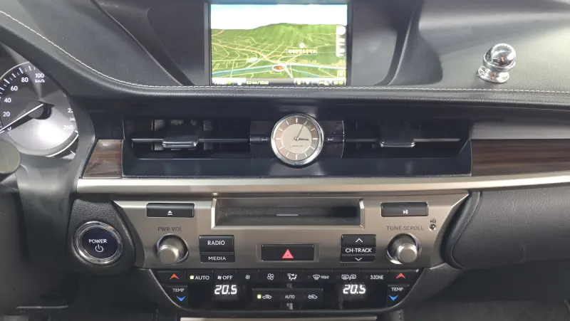 Lexus ES300h