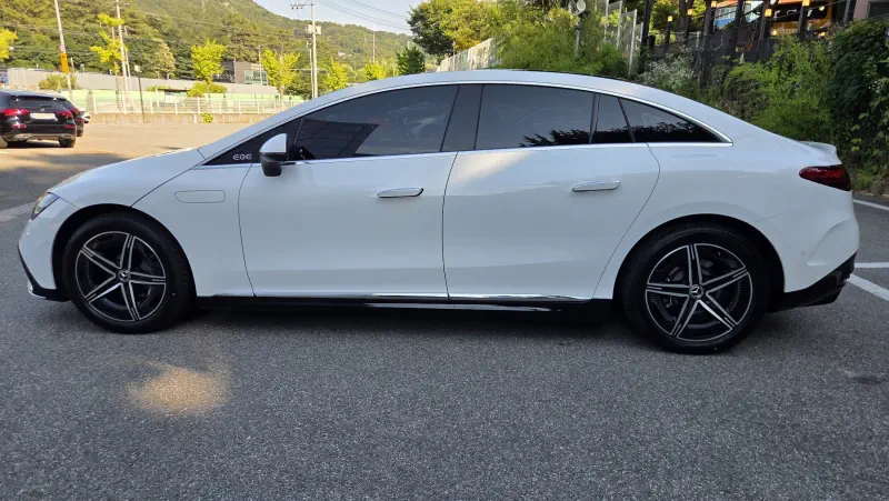 Mercedes-Benz EQE