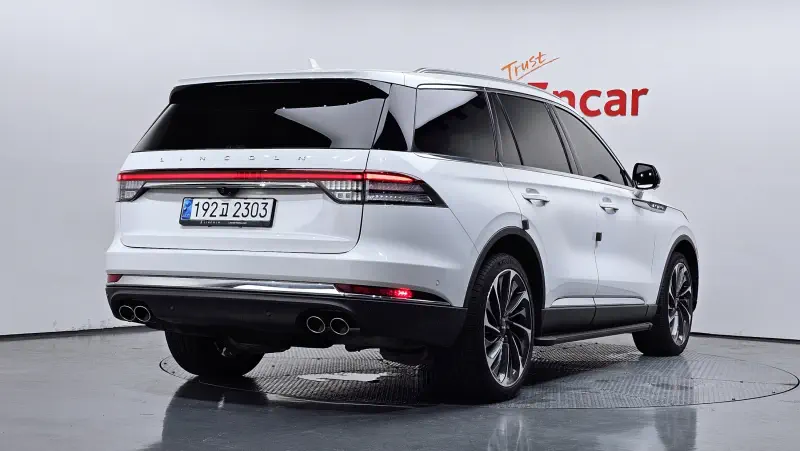 Lincoln Aviator