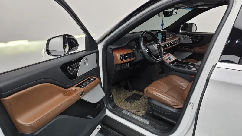 Lincoln Aviator