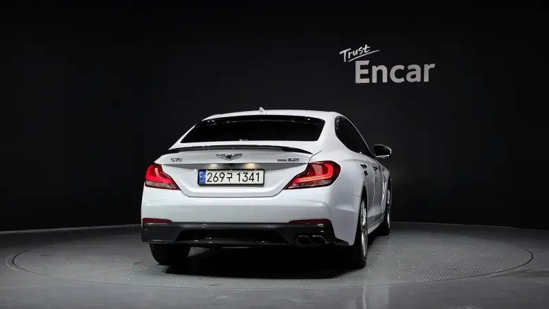 Genesis G70