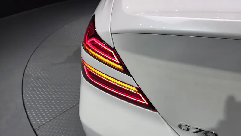 Genesis G70