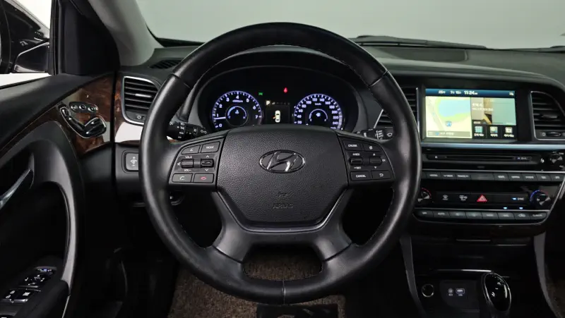 Hyundai Aslan