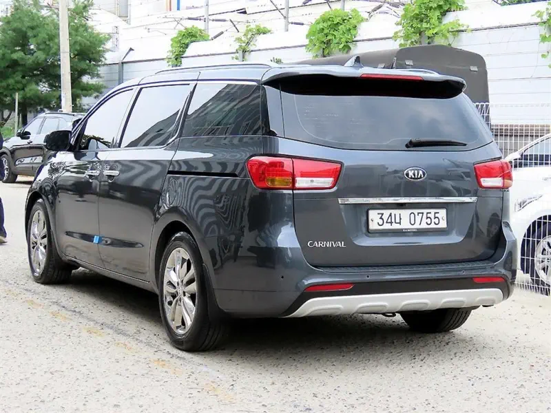 Kia Carnival
