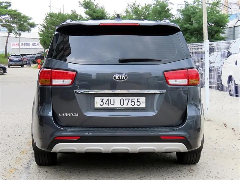 Kia Carnival