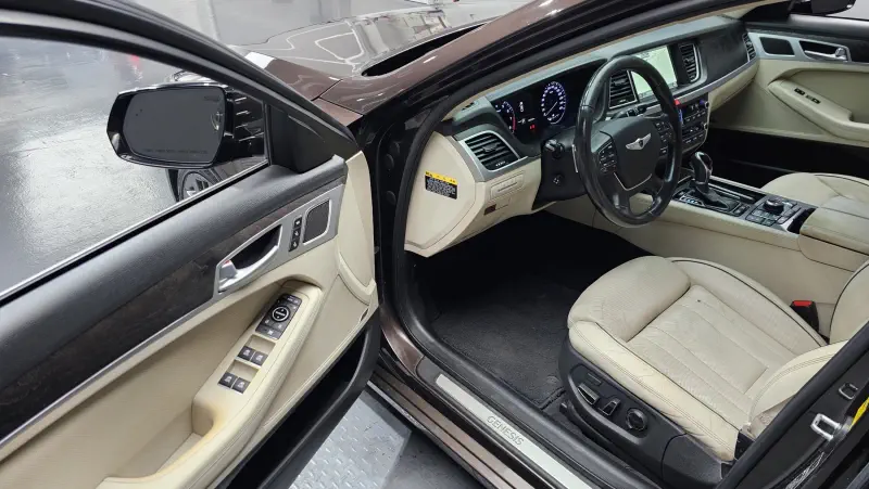 Hyundai Genesis