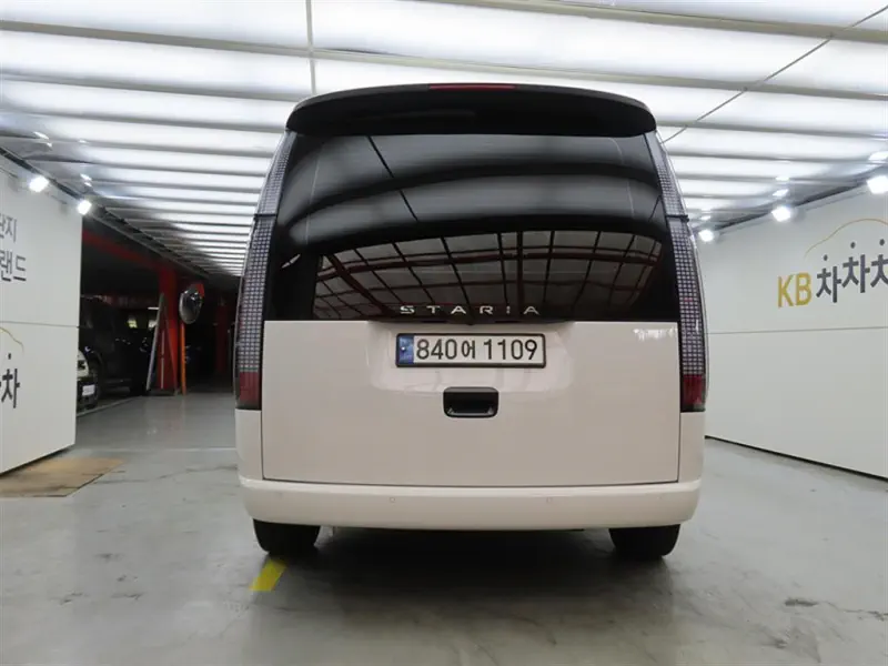 Hyundai Staria