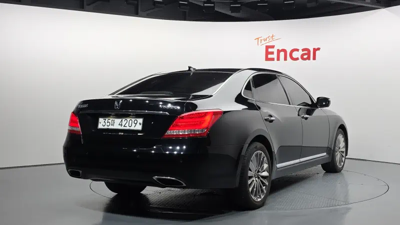 Hyundai Equus