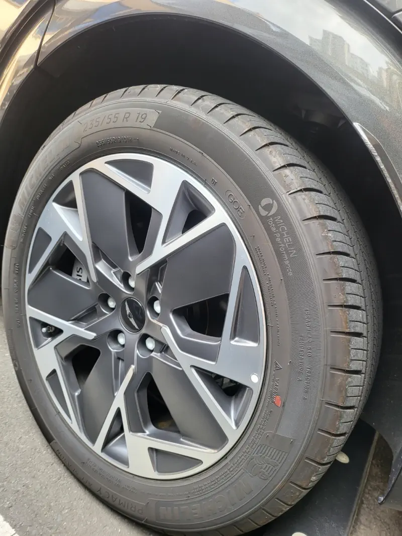 Genesis GV60