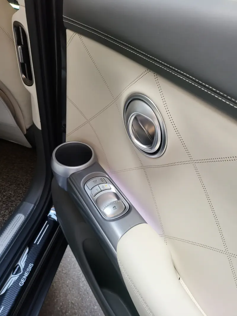 Genesis GV60