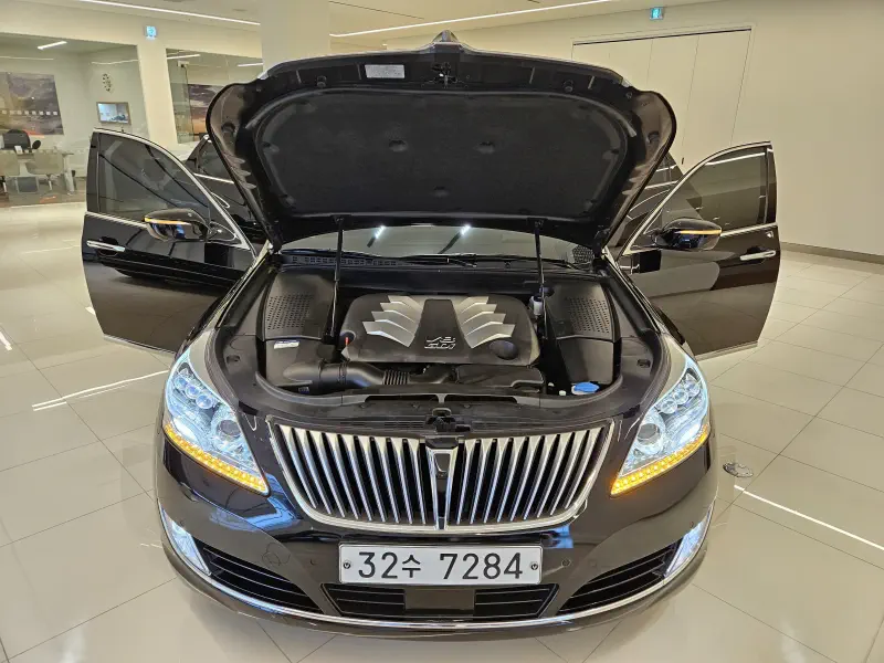 Hyundai Equus