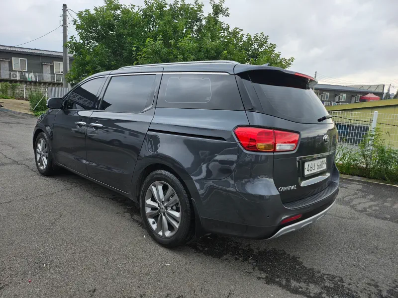 Kia Carnival