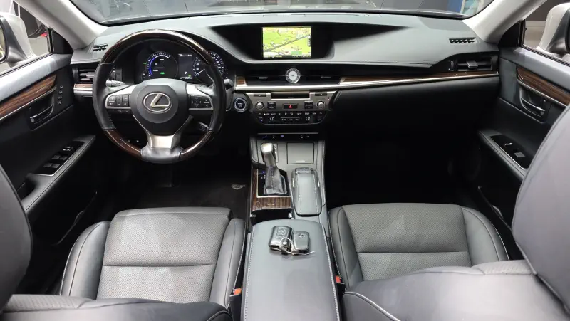 Lexus ES300h
