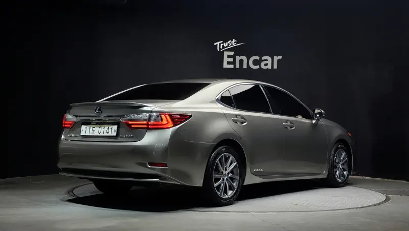 Lexus ES300h