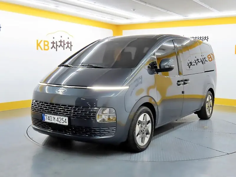 Hyundai Staria
