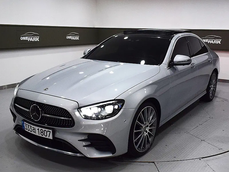 Mercedes-Benz E-Class 2022