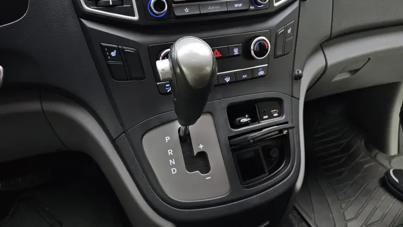 Hyundai Grand Starex