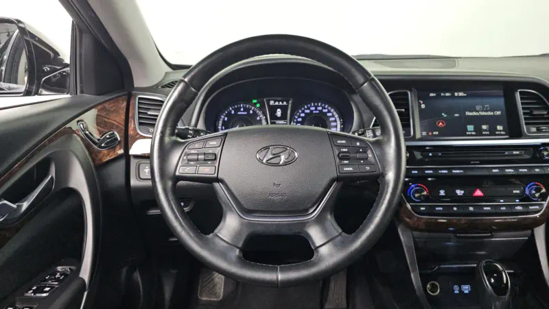 Hyundai Aslan