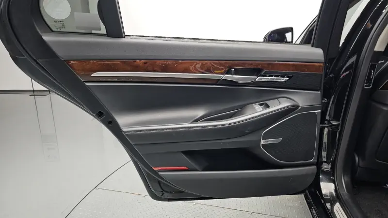 Genesis EQ900