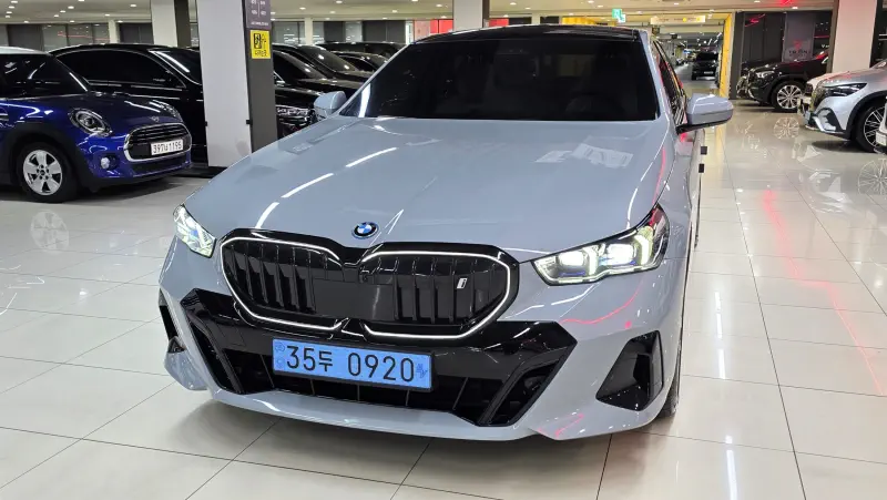 BMW i5