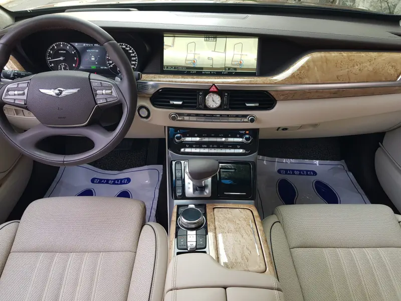 Genesis EQ900