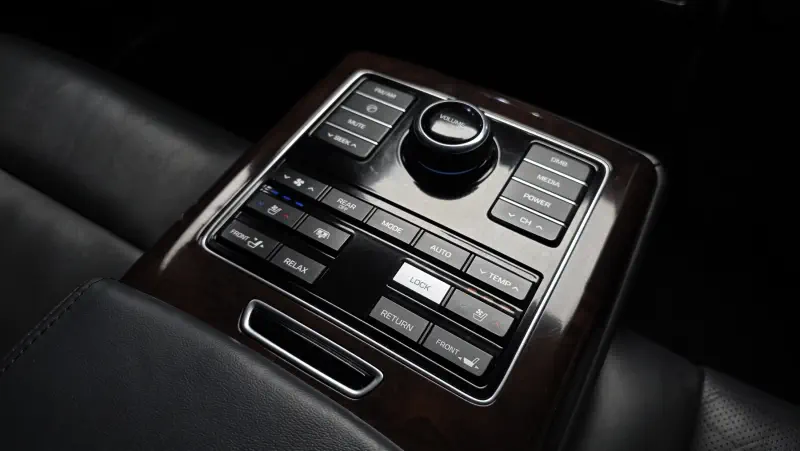 Hyundai Equus