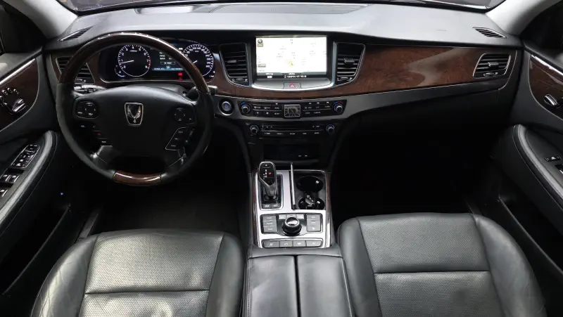 Hyundai Equus
