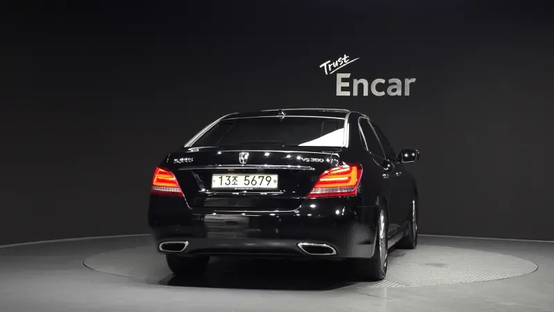 Hyundai Equus