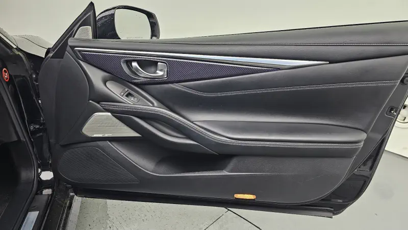Infiniti Q60