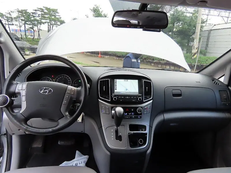 Hyundai Grand Starex