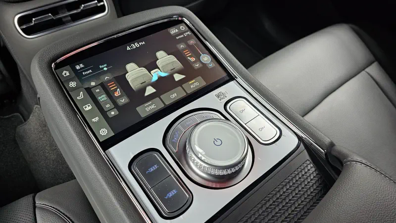 Genesis G90