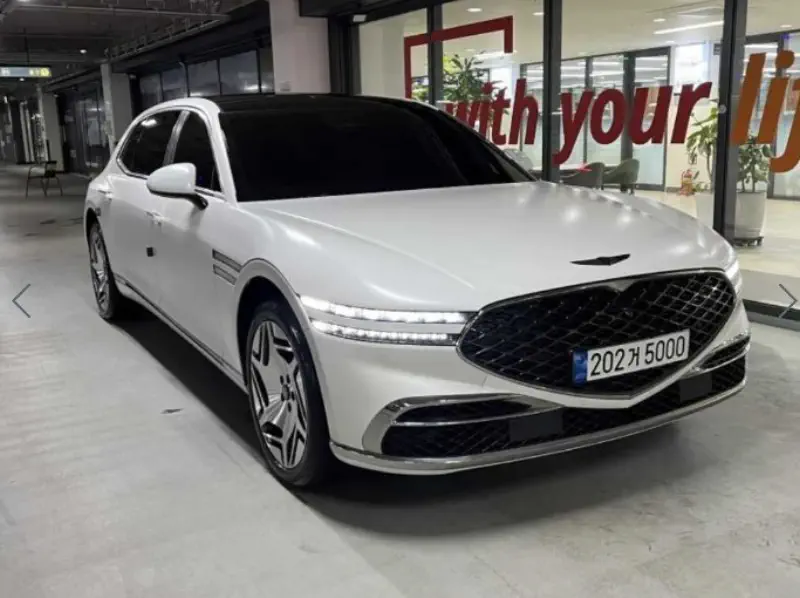Genesis G90