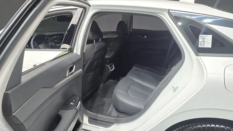 Kia K5 2022 - фото 11