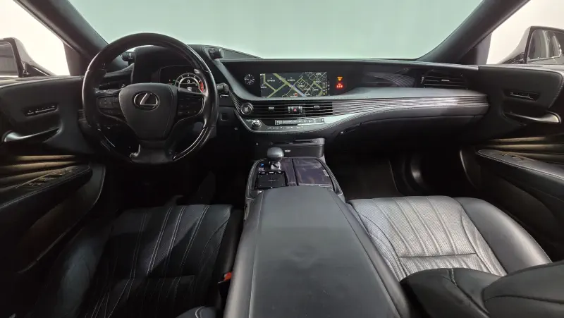 Lexus LS