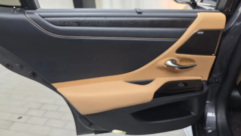 Lexus ES300h