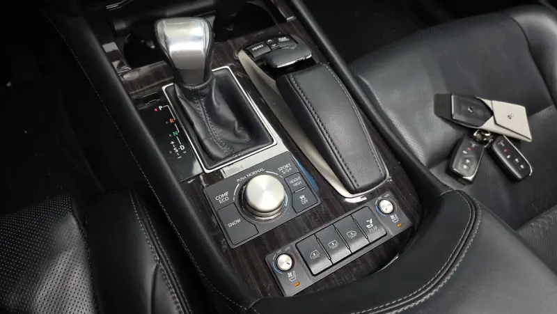 Lexus LS