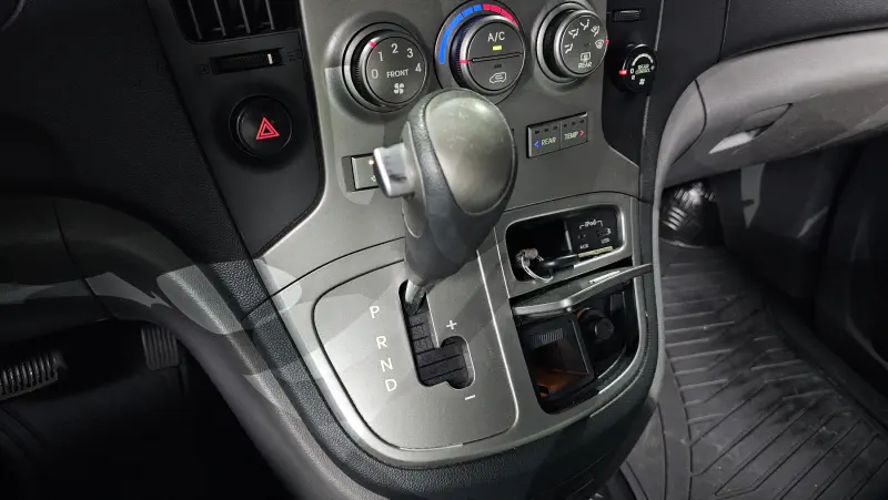 Hyundai Grand Starex